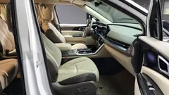 2023 Kia Carnival Gasoline 9-Seater Hi-Limousine — фото 10