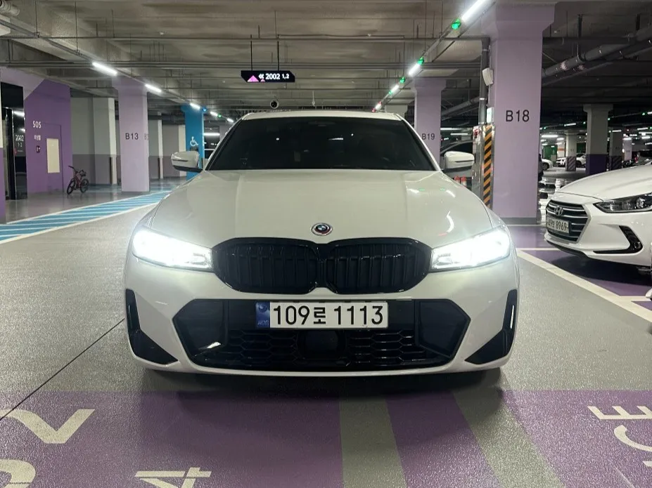 2024 BMW 3-Series 320i M Sport