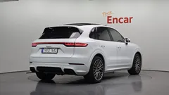 2023 Porsche Cayenne 3.0 PLATINUM EDITION — фото 2