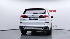 2022 BMW X5 xDrive 40i M Sport — фото 4