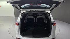 2023 Kia Carnival Gasoline 7-Seater Signature — фото 20