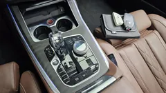 2022 BMW X7 xDrive 40d Design Pure Excellence 7-Seater, чёрный — фото 9