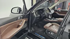 2022 BMW X7 xDrive 40d Design Pure Excellence 7-Seater, чёрный — фото 10