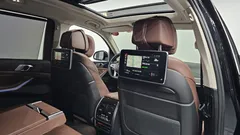 2022 BMW X7 xDrive 40d Design Pure Excellence 7-Seater, чёрный — фото 18