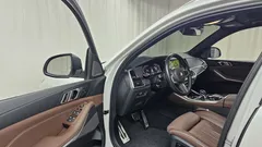 2023 BMW X5 xDrive 40i M Sport, белый — фото 10