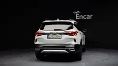 2023 Kia Seltos Gasoline 1.6 Turbo 4WD, белый — фото 4