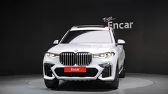 2022 BMW X7 xDrive 40i M Sport 6STR, белый — фото 3