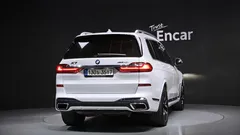 2022 BMW X7 xDrive 40i M Sport 6STR, белый — фото 4