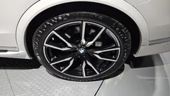 2022 BMW X7 xDrive 40i M Sport 6STR, белый — фото 5