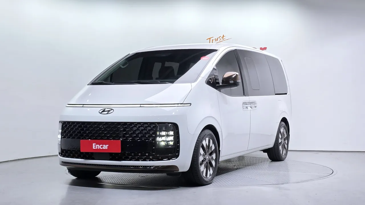 2024 Hyundai Staria 4WD Lounge 7-Seater