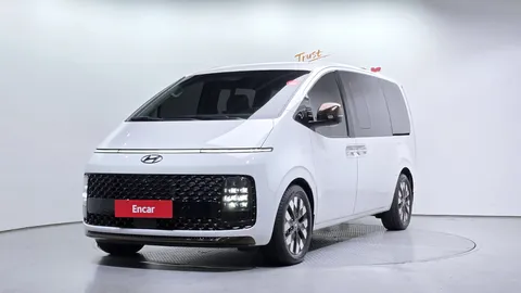 2024 Hyundai Staria 4WD Lounge 7-Seater