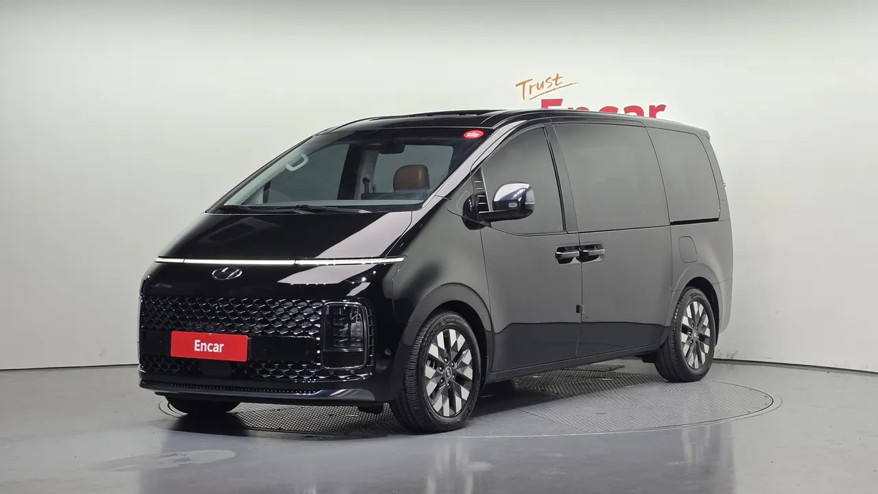 2023 Hyundai Staria 4WD Lounge 7-Seater