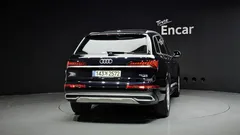 2021 Audi Q7 45 TDI Quattro, чёрный — фото 4