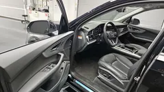 2021 Audi Q7 45 TDI Quattro, чёрный — фото 10
