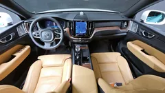 2023 Volvo XC60 B5 Ultimate Bright — фото 7