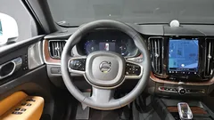 2023 Volvo XC60 B5 Ultimate Bright — фото 13