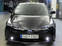 2022 Toyota Prius 1.8, чёрный — фото 2