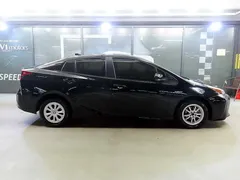 2022 Toyota Prius 1.8, чёрный — фото 3