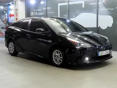 2022 Toyota Prius 1.8, чёрный — фото 13