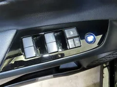 2022 Toyota Prius 1.8, чёрный — фото 17