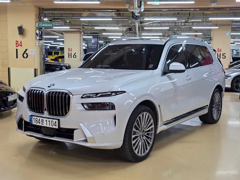 2023 BMW X7 xDrive 40i Design Pure Excellence 6-Seater