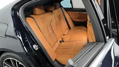 2022 BMW 5-Series 520i M Sport — фото 12