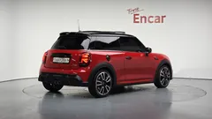 2023 Mini Cooper JCW, красный — фото 2