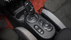 2023 Mini Cooper JCW, красный — фото 9