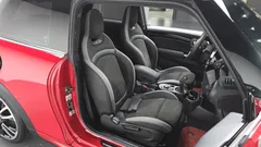 2023 Mini Cooper JCW, красный — фото 10