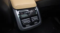2022 Volvo XC60 B5 Inscription — фото 19