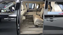 2023 Kia Carnival Diesel 7-Seater Hi-Limousine — фото 16