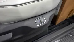 2023 Hyundai Staria 4WD Lounge 9-Seater — фото 18