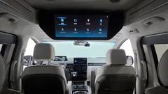 2023 Hyundai Staria 4WD Lounge 9-Seater — фото 19