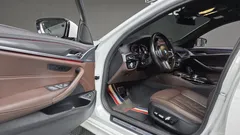 2023 BMW 5-Series 523d M Sport — фото 13