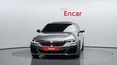 2023 BMW 5-Series 520i M Sport — фото 3