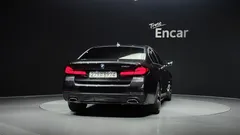 2022 BMW 5-Series 530i M Sport Package — фото 4