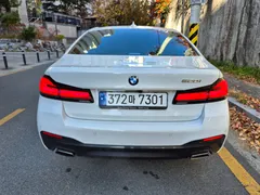 2022 BMW 5-Series 520i M Sport — фото 4