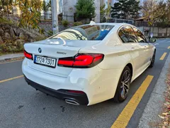 2022 BMW 5-Series 520i M Sport — фото 6