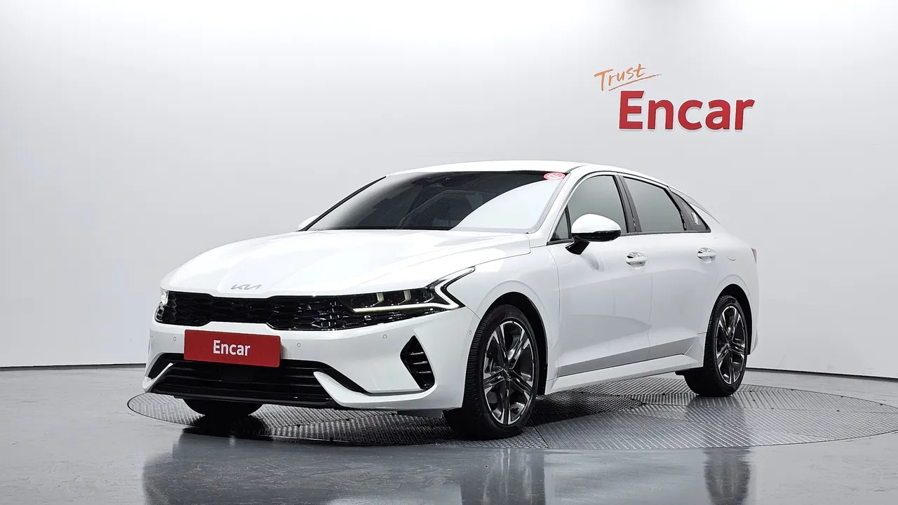2023 Kia K5 Signature