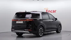 2023 Kia Carnival Diesel 9-Seater Prestige — фото 2
