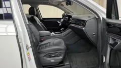 2022 Volkswagen Touareg 3.0 TDI Premium — фото 10