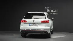 2022 Volkswagen Touareg 3.0 TDI Prestige, белый — фото 4
