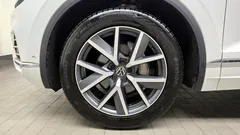 2022 Volkswagen Touareg 3.0 TDI Prestige, белый — фото 5