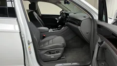 2022 Volkswagen Touareg 3.0 TDI Prestige, белый — фото 10
