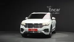 2022 Volkswagen Touareg 3.0 TDI Prestige, белый — фото 3