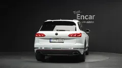 2022 Volkswagen Touareg 3.0 TDI Prestige, белый — фото 4