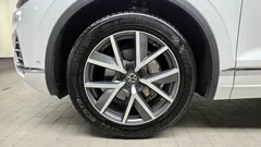 2022 Volkswagen Touareg 3.0 TDI Prestige, белый — фото 5