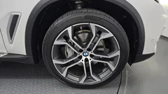 2023 BMW X5 xDrive 30d xLine, белый — фото 5