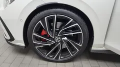2023 Volkswagen Golf 2.0 GTI, белый — фото 5