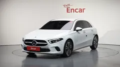 2022 Mercedes-Benz A-Class A220 Hatchback — фото 1